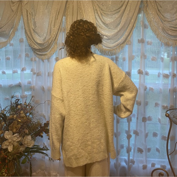 Nine West V-Neck Sweater - Picture 2 of 3